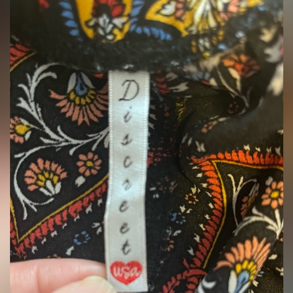 Elastic waist, printed woven shorts with lace hem finish - Picture 4 of 4